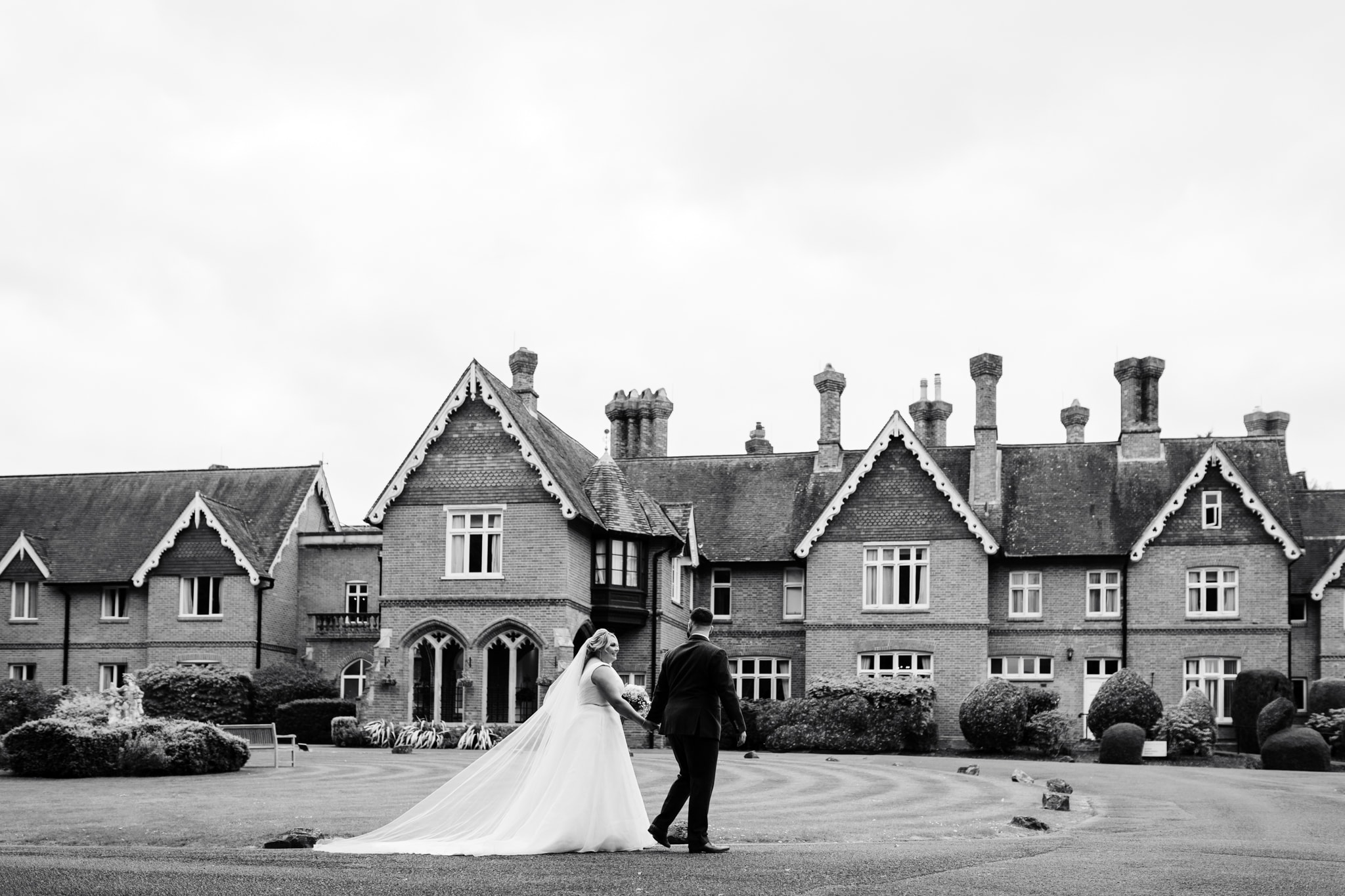 Basingstoke wedding photographer at audleys wood